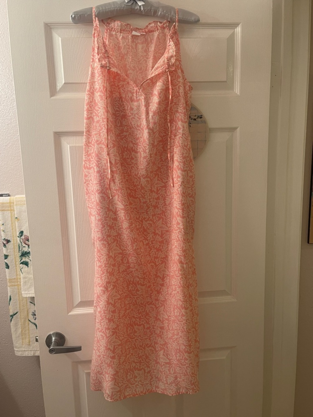 GAP Peach Pink Floral Slip Dress with side pockets, like New